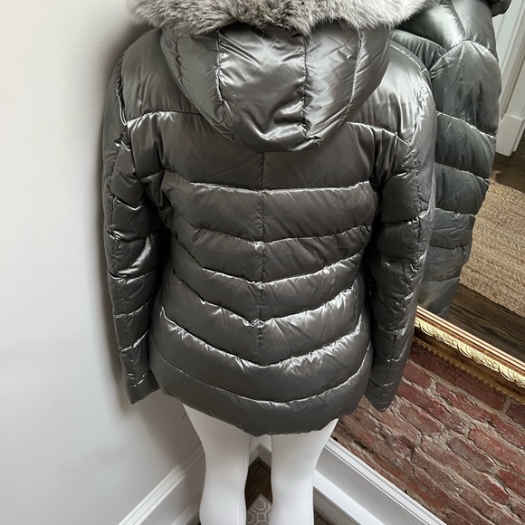 MAXIMILIAN silver fur coat - Picture 12 of 16